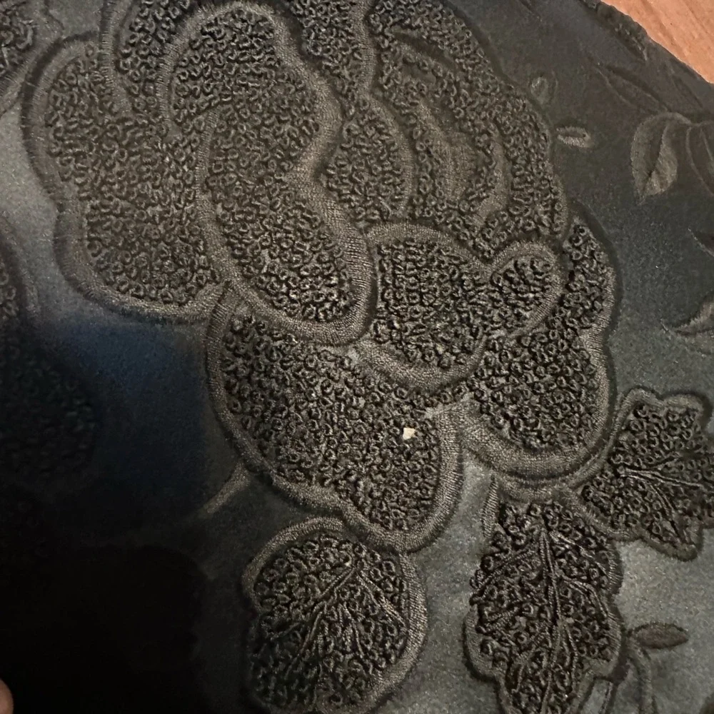 Ralph Lauren Black Silk Throw Pillow Sz 20x20 - Picture 5 of 5